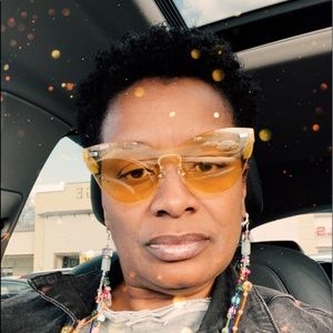 Meet your Posher, Wyfee